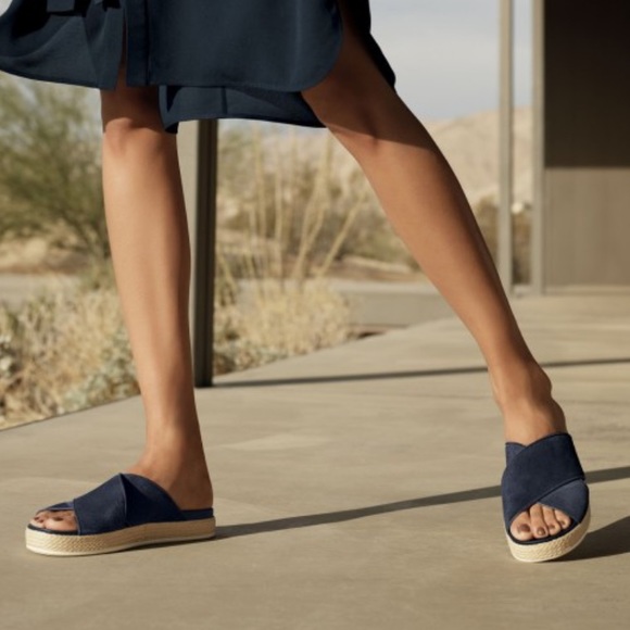 🛍️Vince Villaire slide sandal in deep blue, W6.5 - Picture 3 of 10